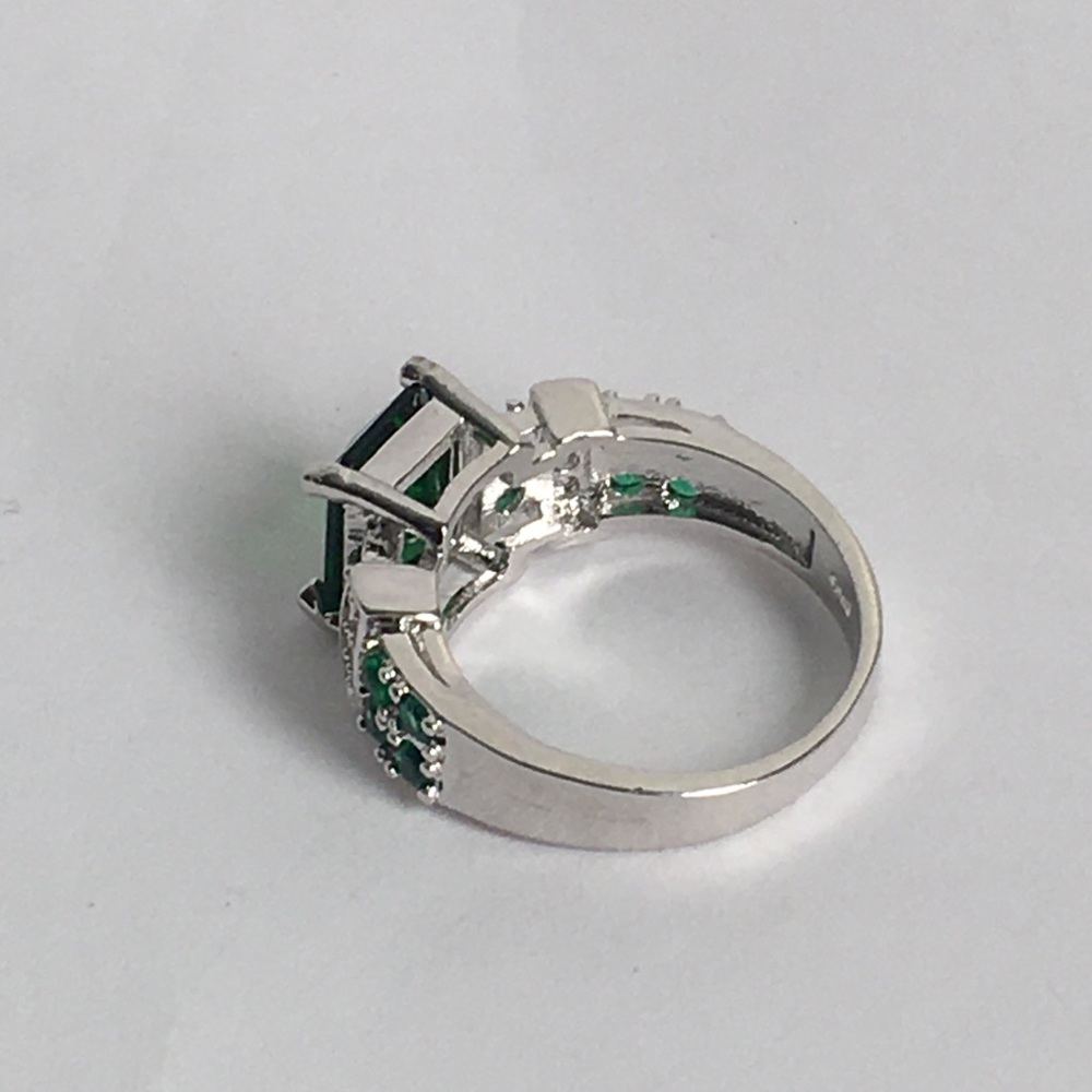 NEW WOMENS RING SIZE 9 - Picture 8 of 13